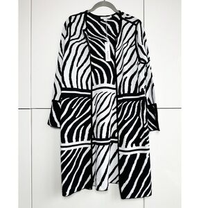 Chicos NWT Zebra Cardigan Black White Size 0 (Small) Animal Print Relaxed